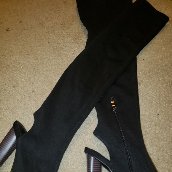 Knee high Boots - Picture 2 of 4